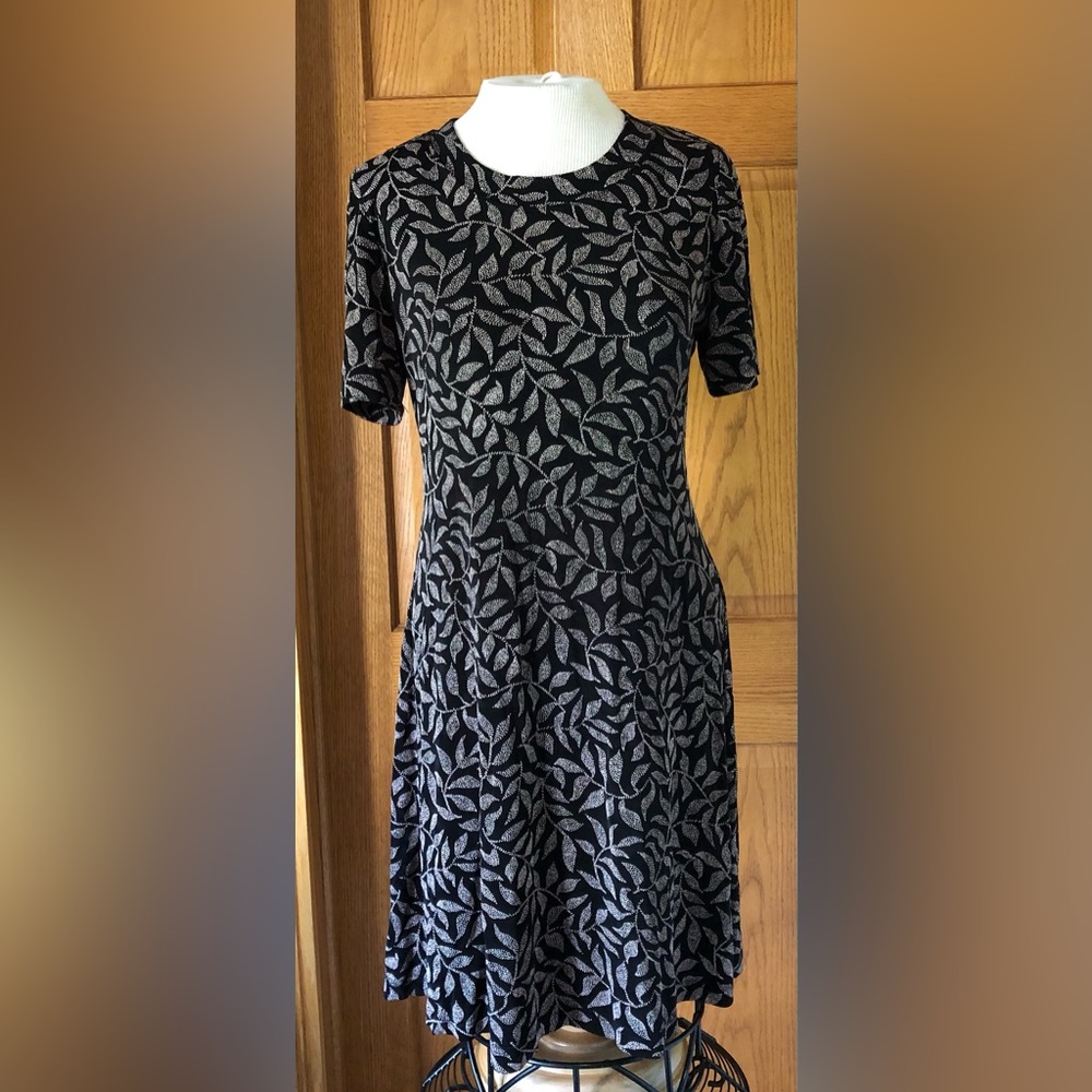 Ronni Nicole black and gold stretch mini dress